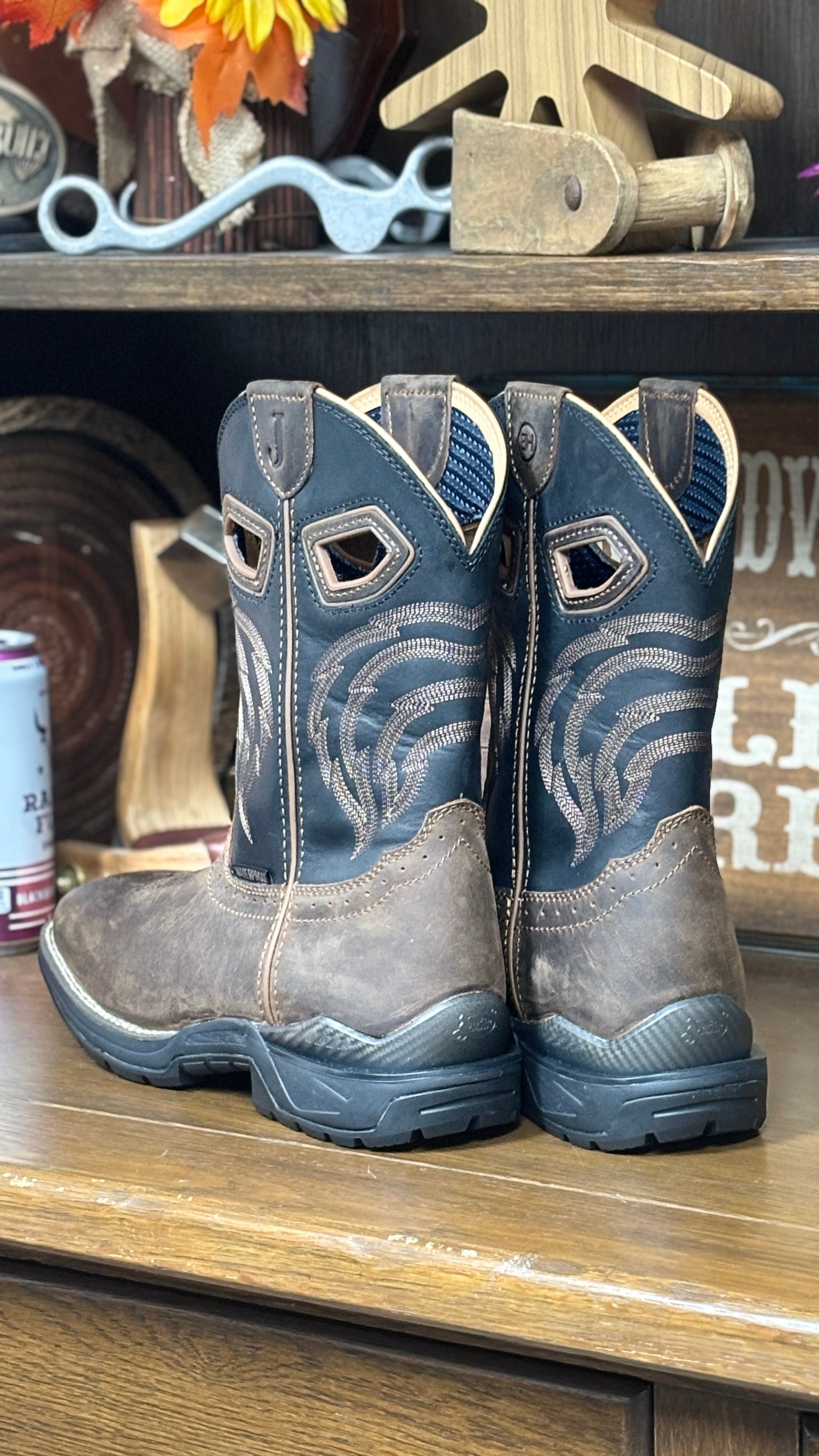 Slickline Boots by Justin - Henderson's Western Store