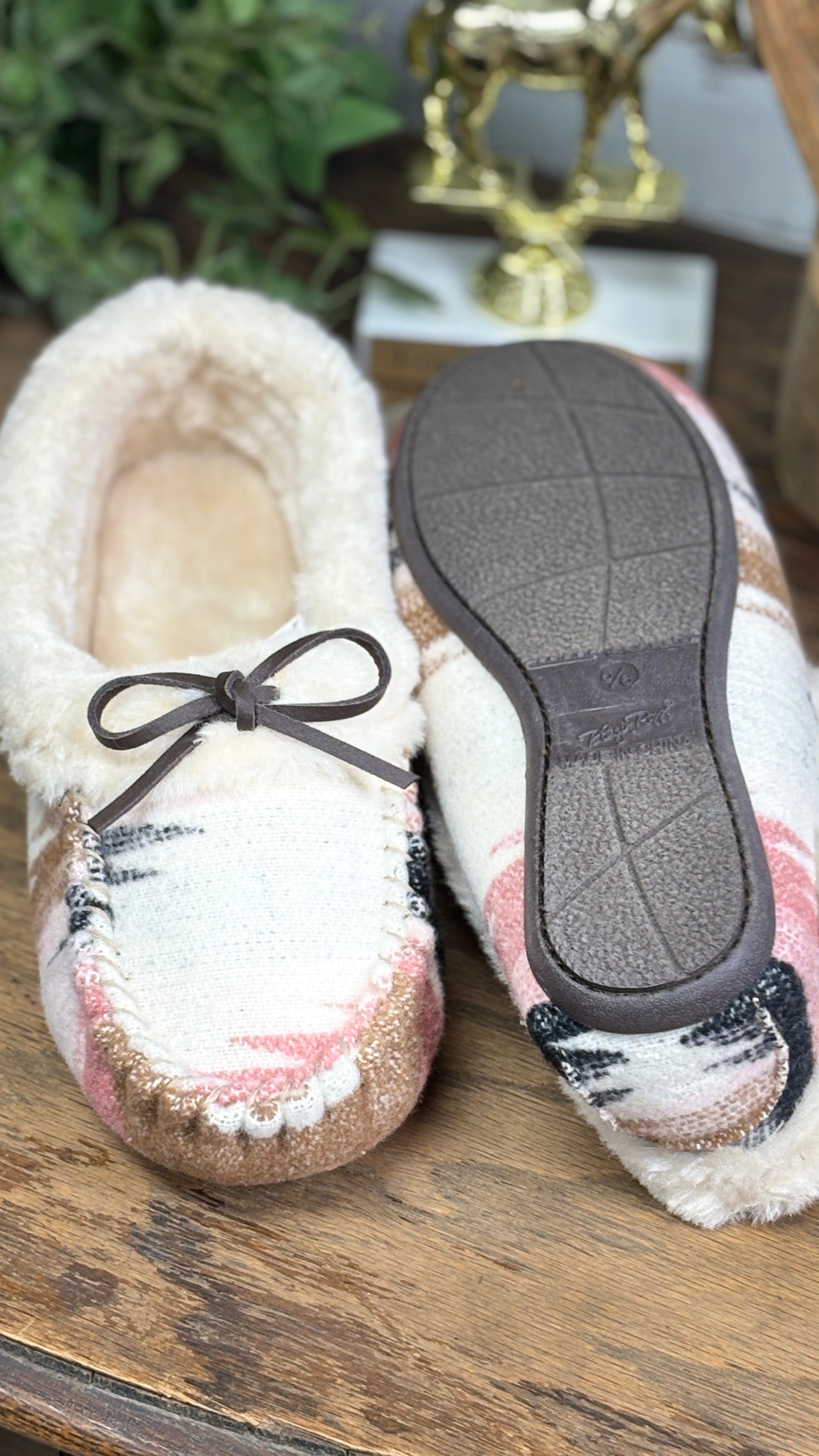 Moccasin Slippers ~ Ariel - Henderson's Western Store