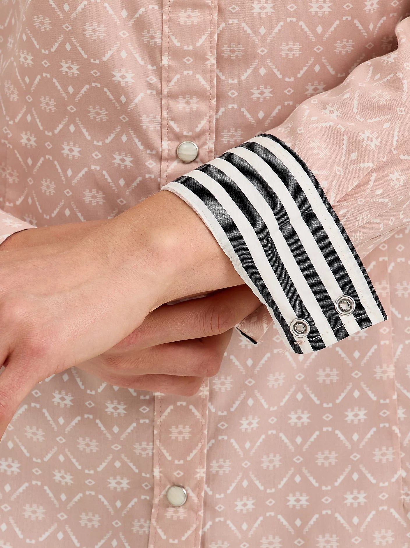 Wrangler Retro Western Snap ~ Blush Pink - Henderson's Western Store