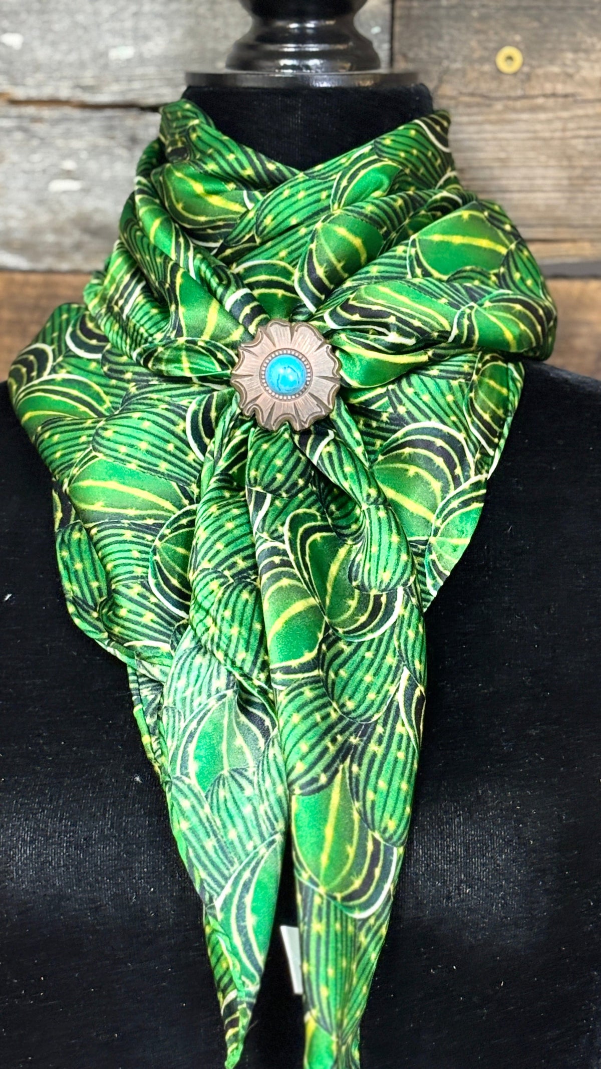 M & F WESTERN scarfs