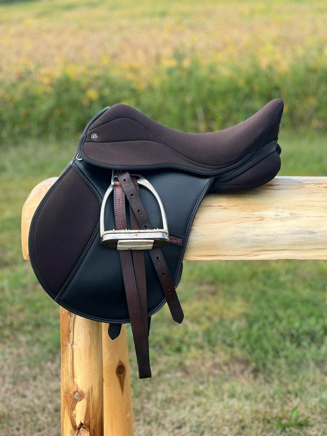 Nylon English Saddle - Henderson's Western Store