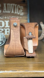 Load image into Gallery viewer, Nettles Stirrups ~ Chisholm Gunstock Oiled ~ 4&quot; - Henderson&#39;s Western Store