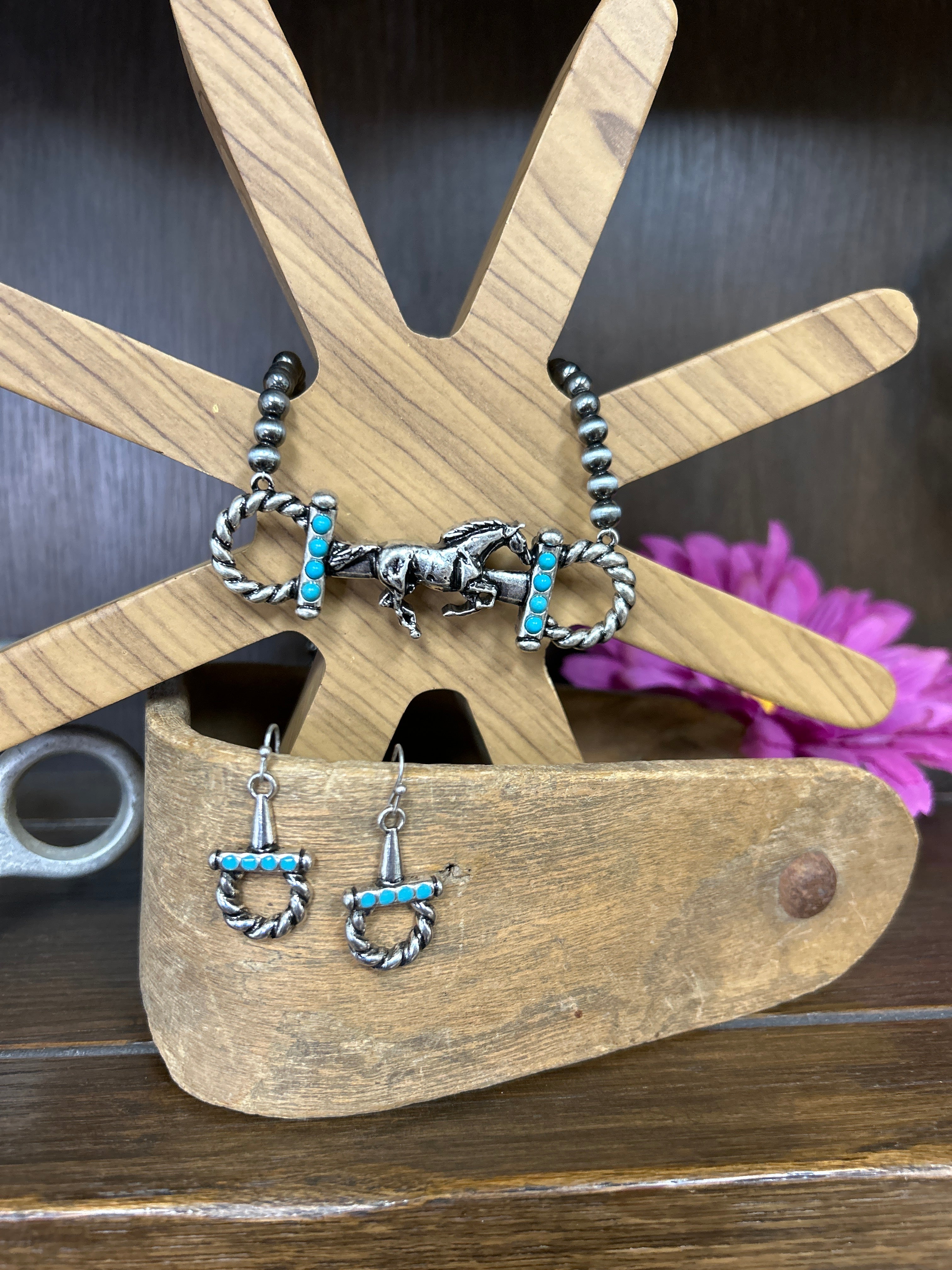 Western Horsebit Navajo Necklace - Henderson's Western Store