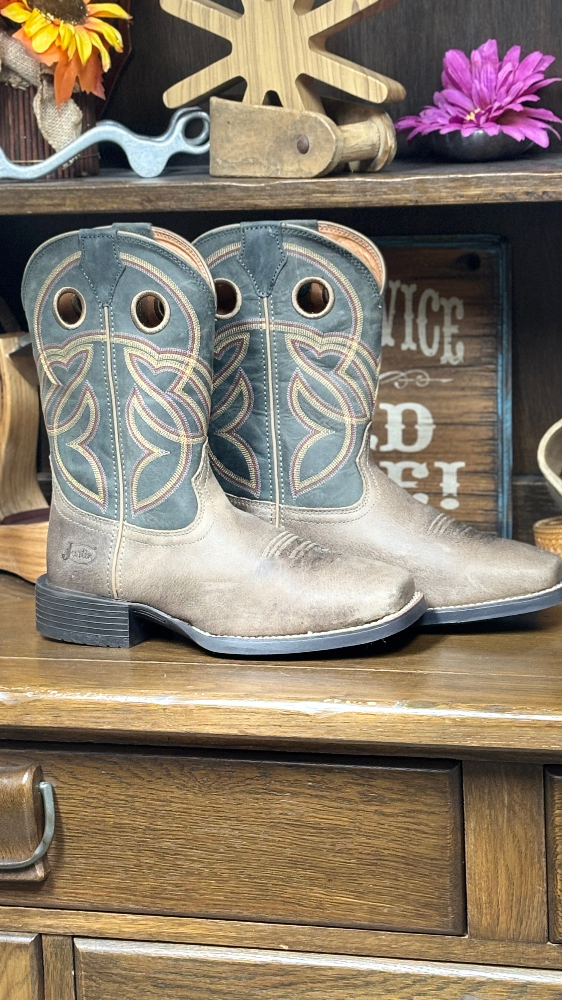 Lubbock Boots by Justin - Henderson's Western Store