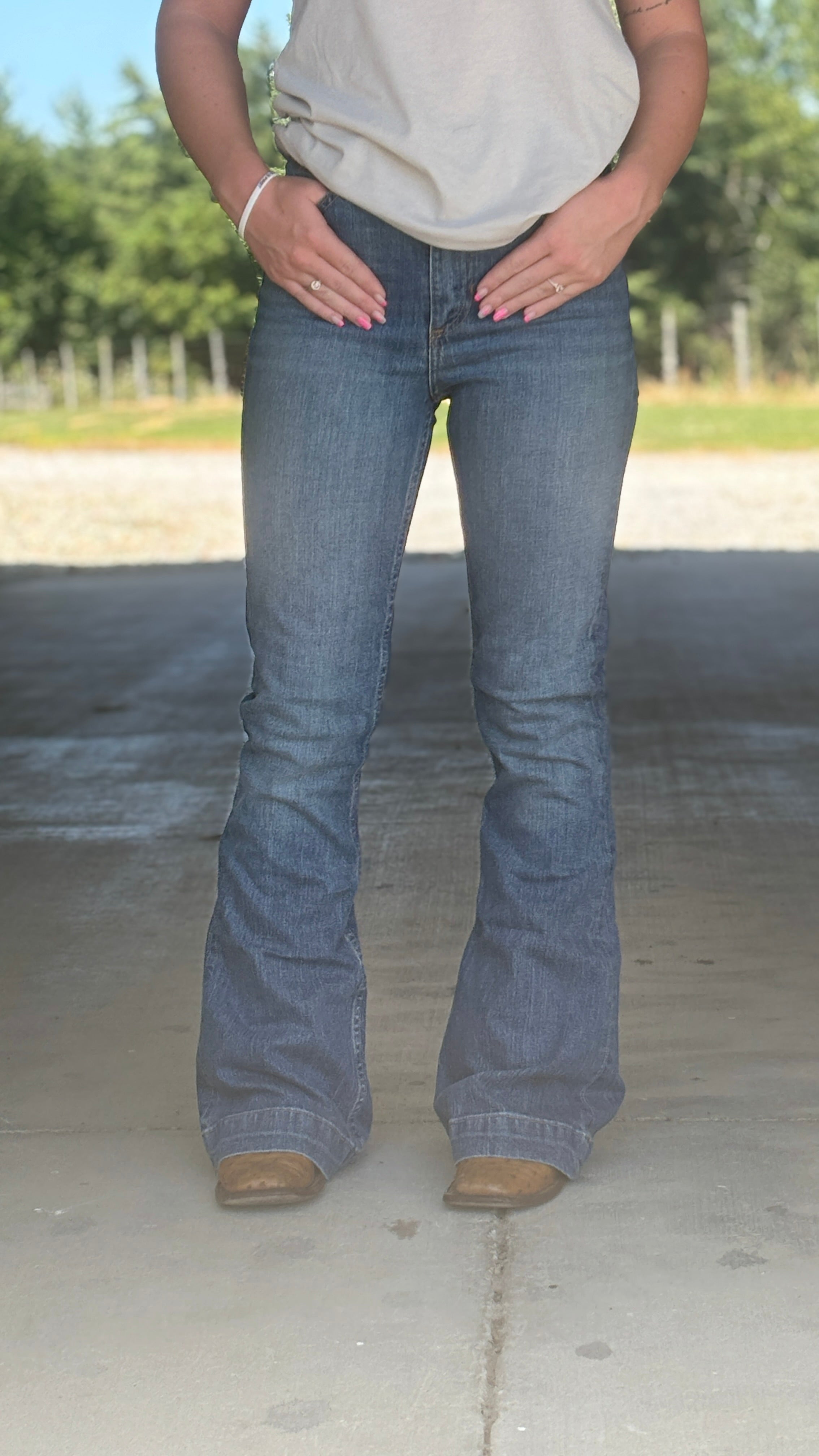 Kimes Ranch "Jennifer" Jeans ~ Mid Wash - Henderson's Western Store