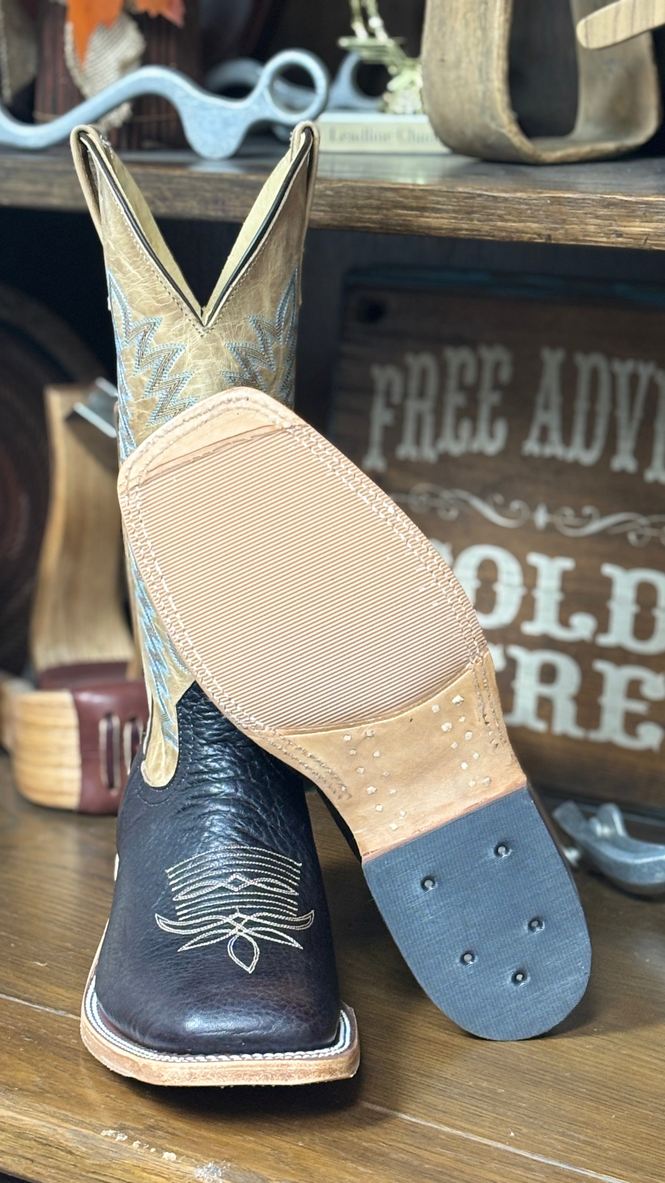 Bone Mad Dog Shoulder - Henderson's Western Store