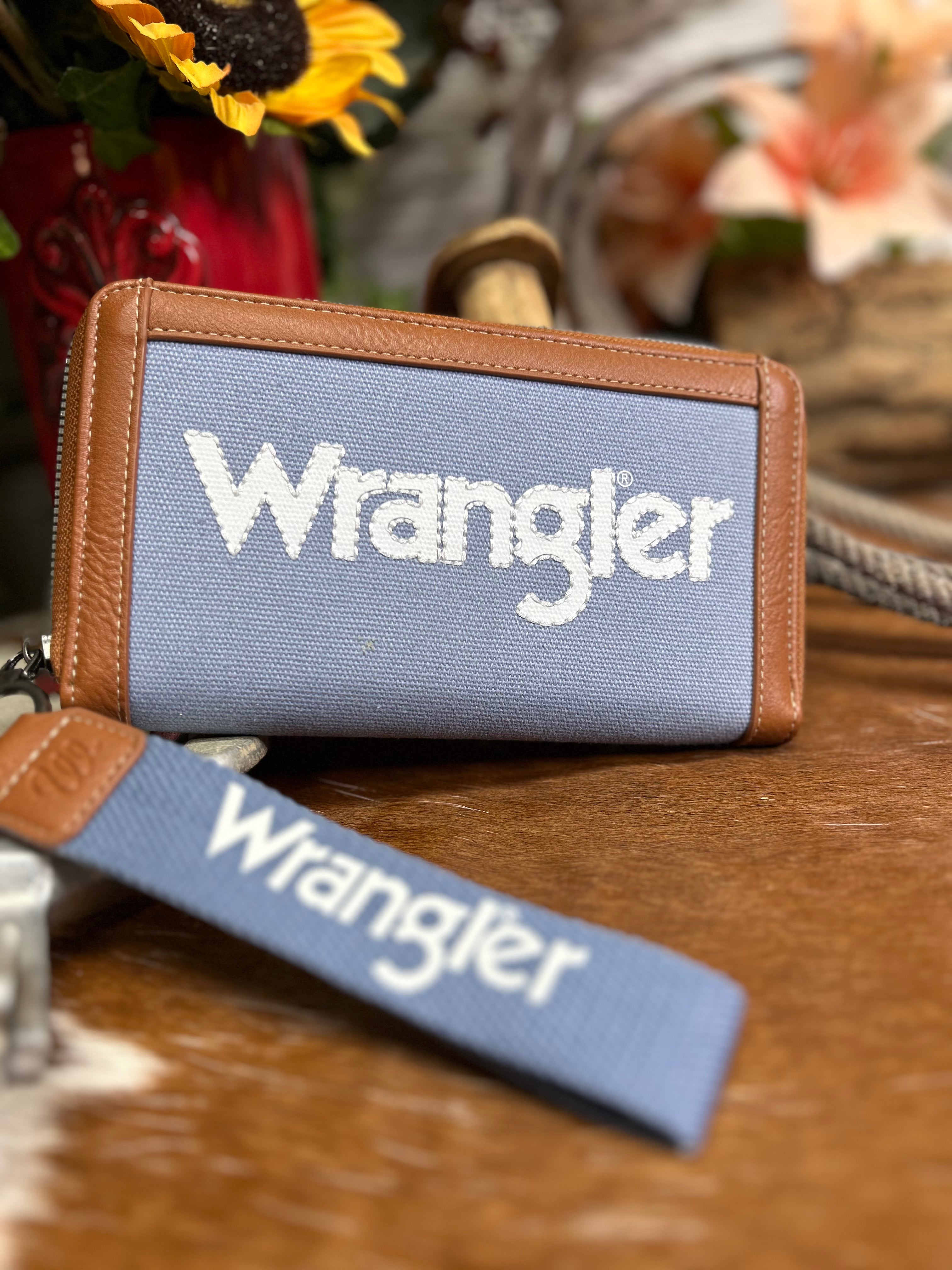 Wrangler Logo Wallet ~ Jean - Henderson's Western Store