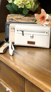 Load image into Gallery viewer, Wrangler Dual Compartment Large Wallet
