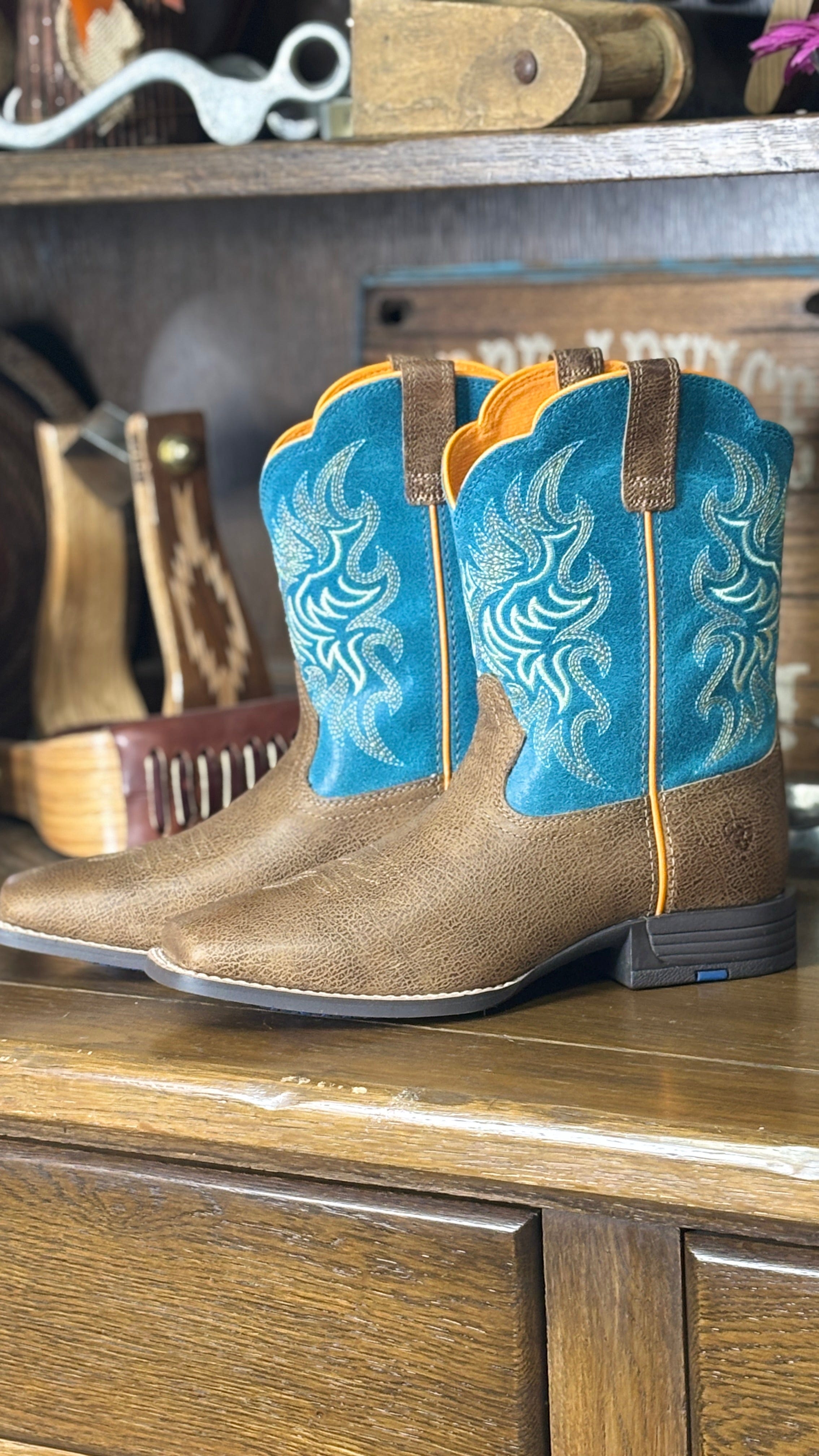 Outsider by Ariat - Henderson's Western Store