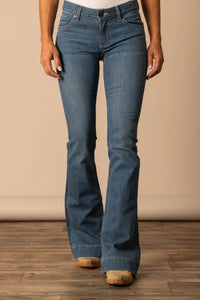 Load image into Gallery viewer, Kimes Ranch &quot;Lola Soho Fade&quot; Jeans - Henderson&#39;s Western Store