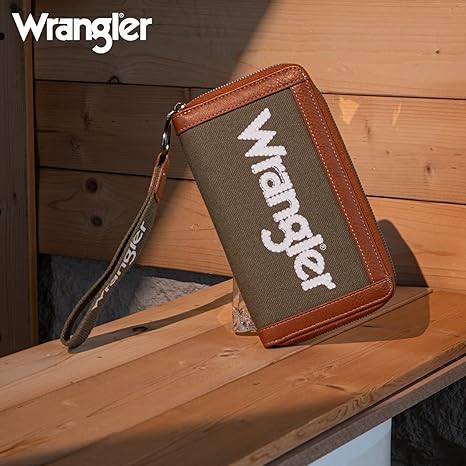 Wrangler Logo Wallet ~ Army Green